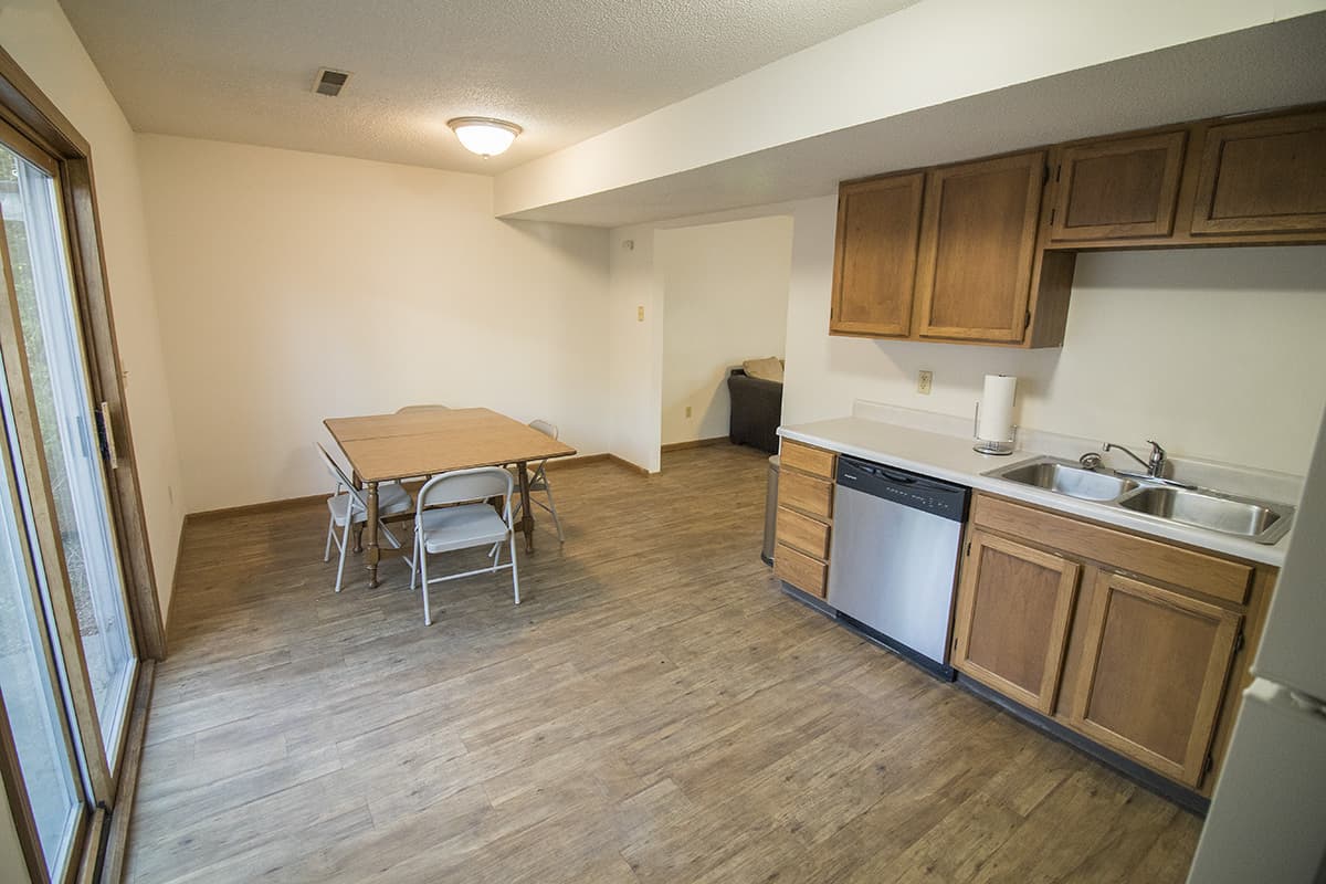 Columbia Apartment: 1616 Anthony St