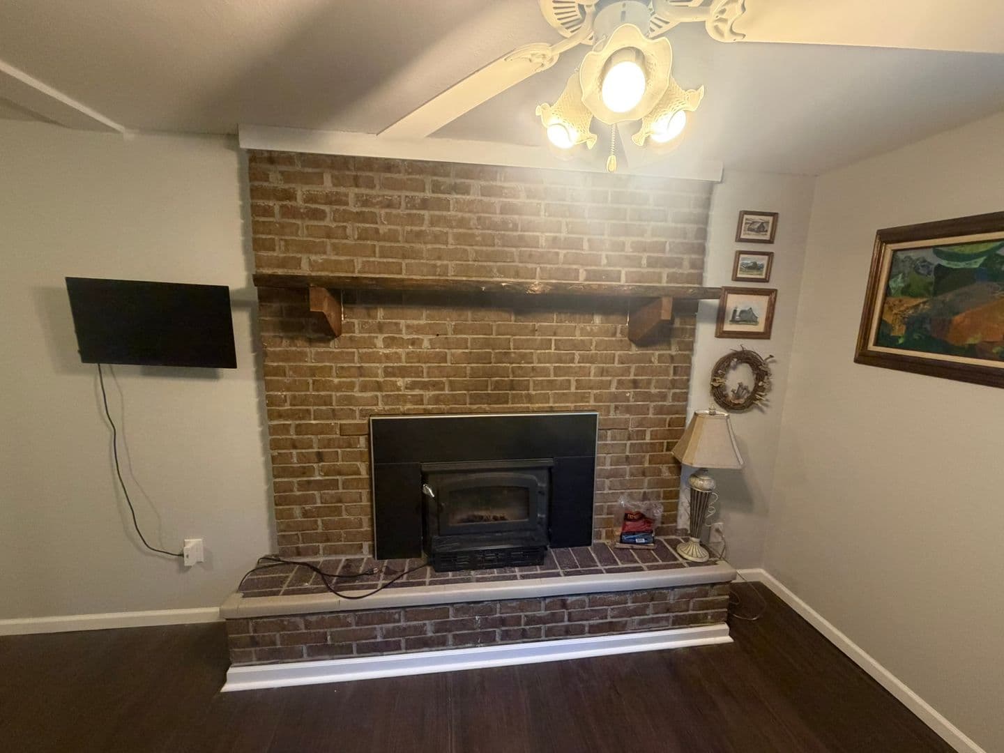 Columbia House: 7900 S Tomlin Hill Rd