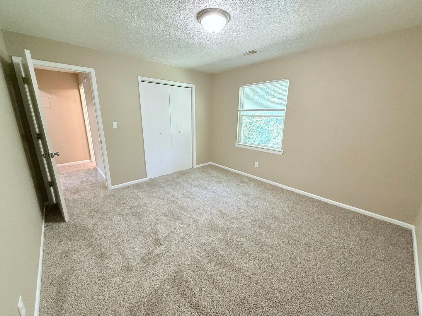 Independence Apartment: 1712 S. Ash Ave.