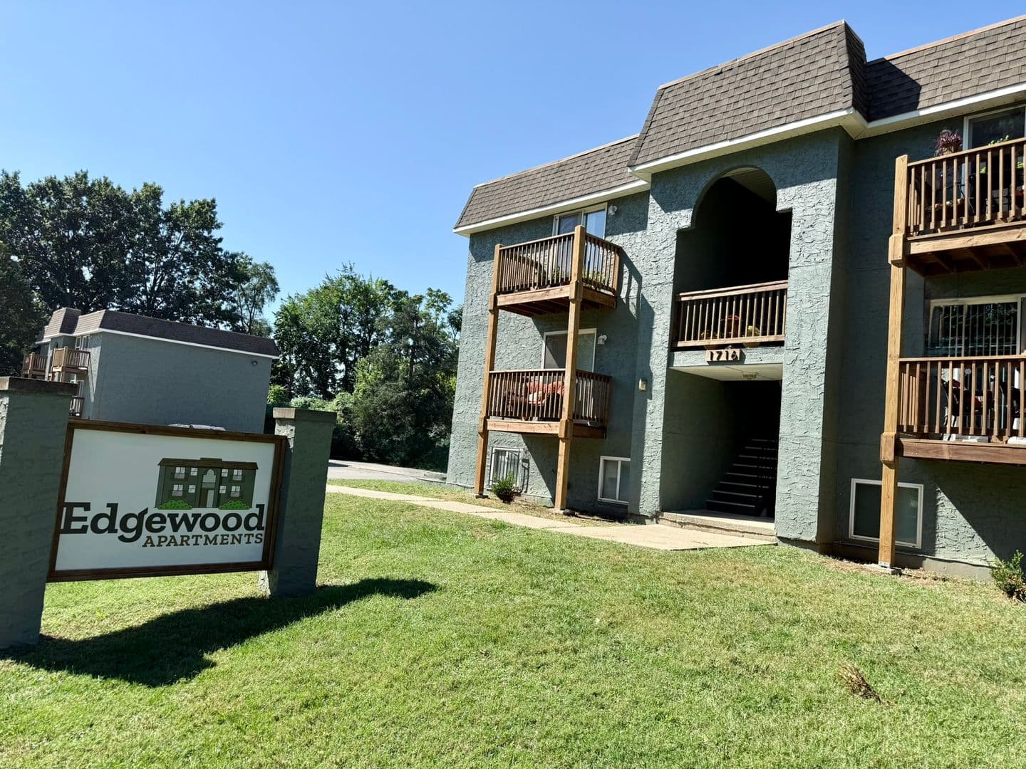 Independence Apartment: 1712 S. Ash Ave.