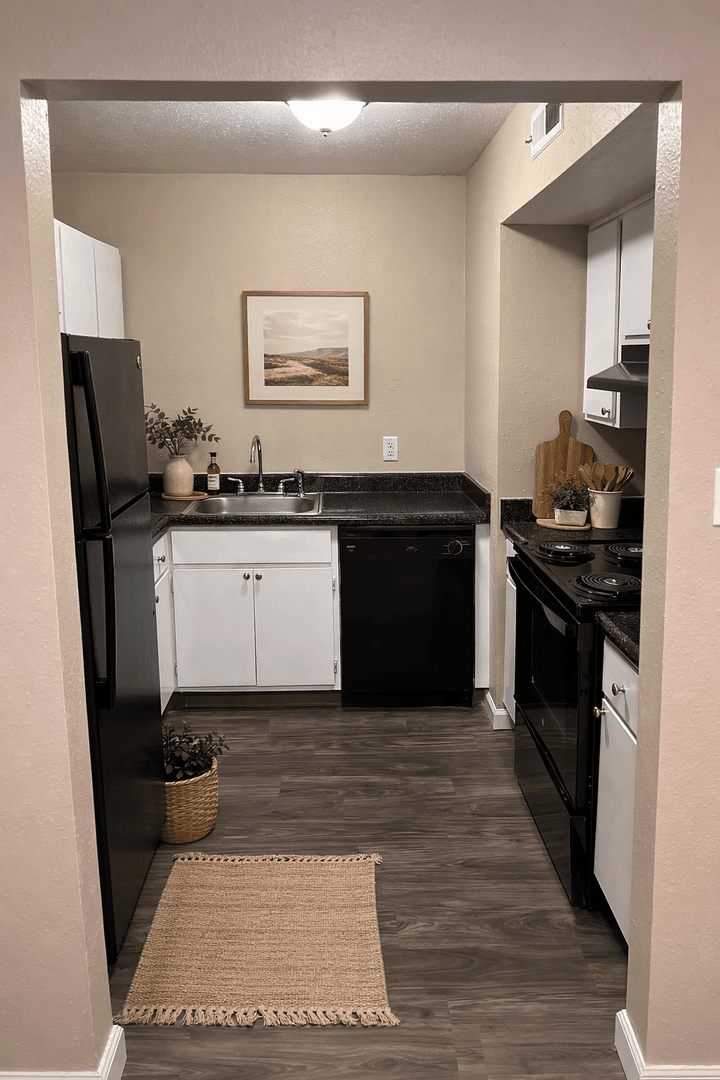 St. Joseph Apartment: 1521 S. 38th St