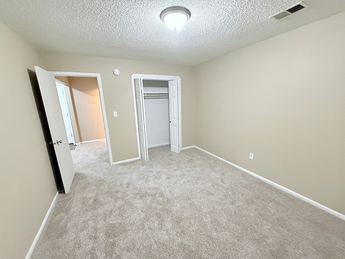 Independence Apartment: 1712 S. Ash Ave.