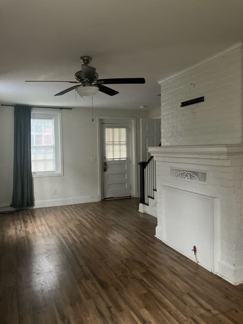 Greenville House: 1803 E Sixth #9