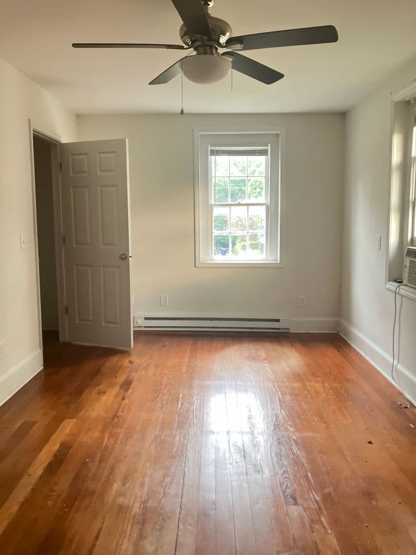 Greenville House: 1803 E Sixth #9