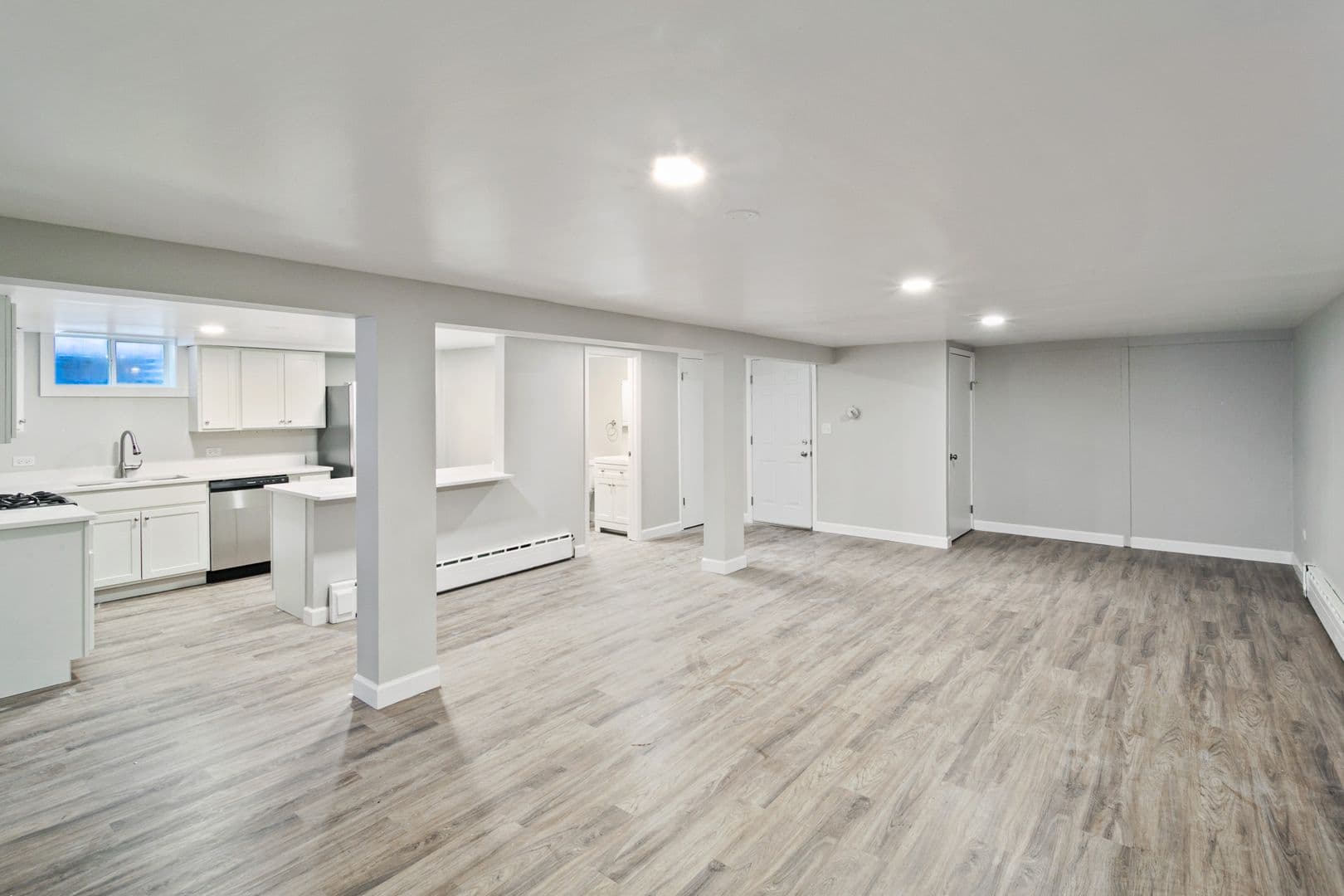 Libertyville Apartment: 119 Rockland Rd