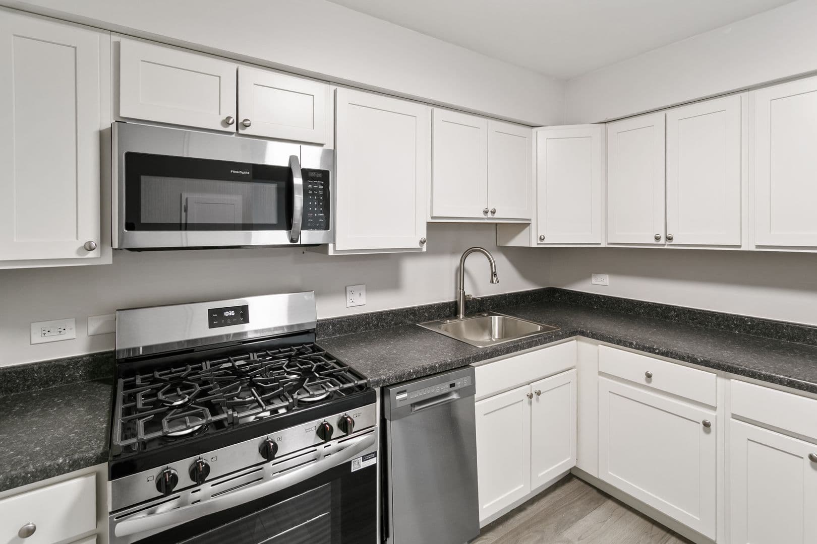 Libertyville Condo: 711 S. Milwaukee Ave Unit 101