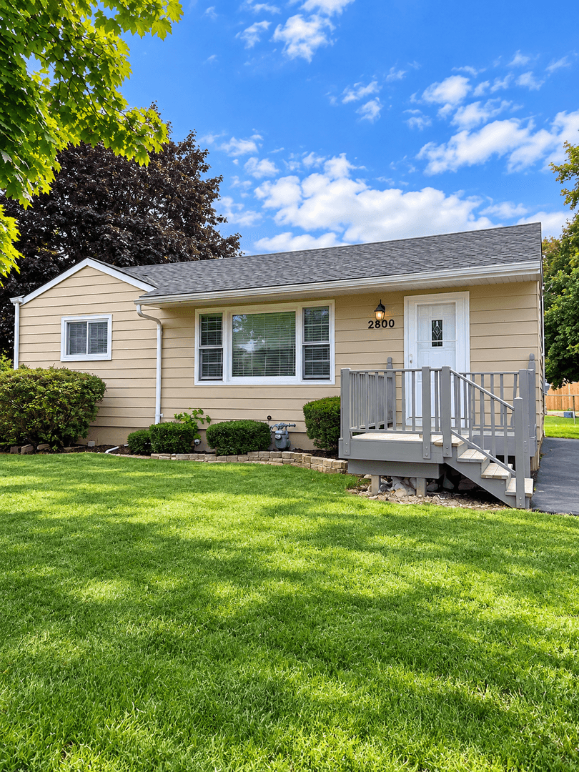 Waukegan House: 2800 Pine