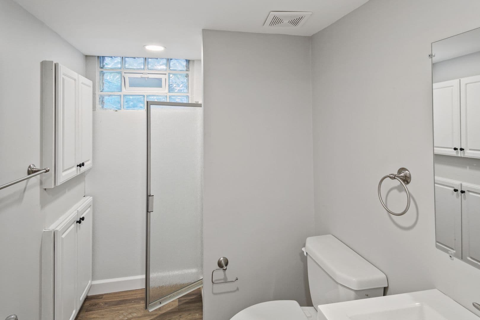 Libertyville Apartment: 119 Rockland Rd