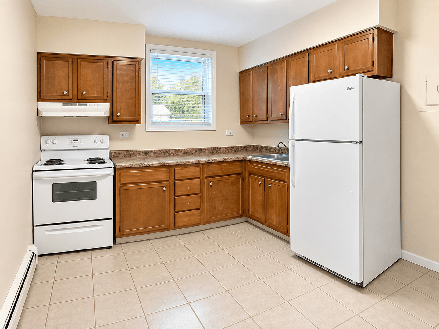 Waukegan Apartment: 2626 Cornelia