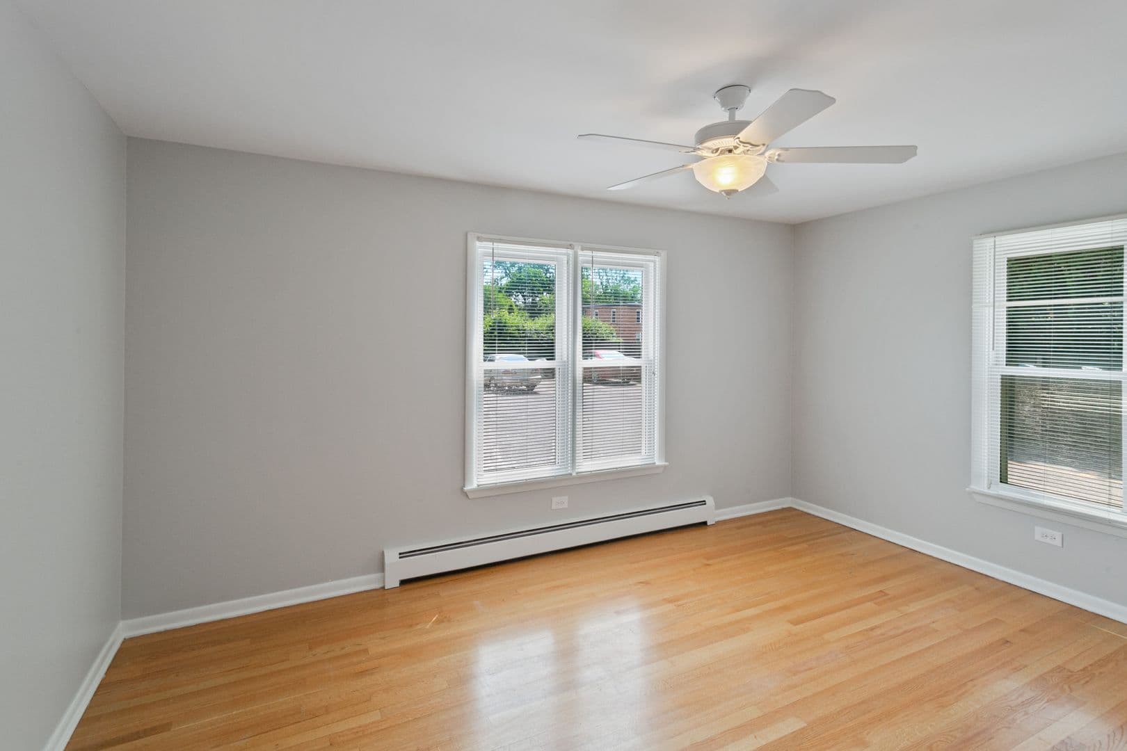 Libertyville Apartment: 119 Rockland Rd