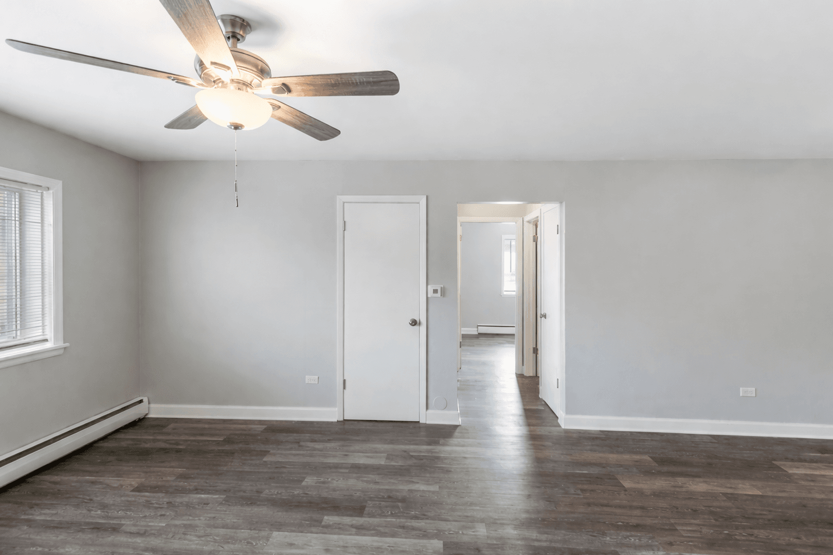 Waukegan Apartment: 2020 Linden Ave