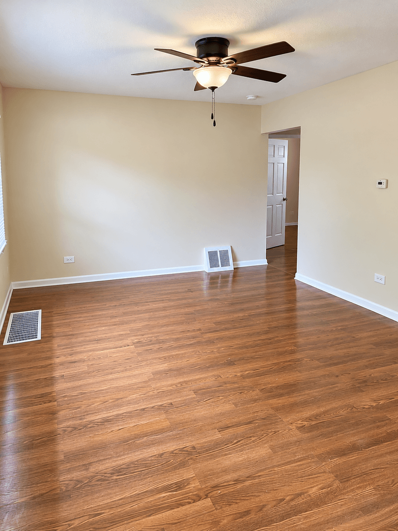 Waukegan House: 2800 Pine