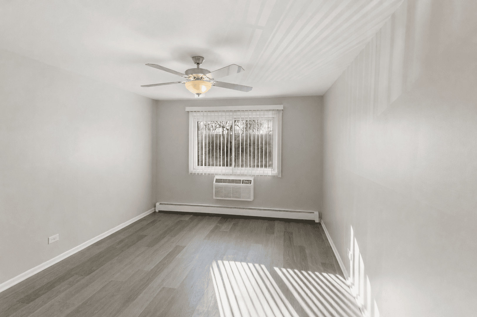 Libertyville Condo: 711 S. Milwaukee Ave Unit 104