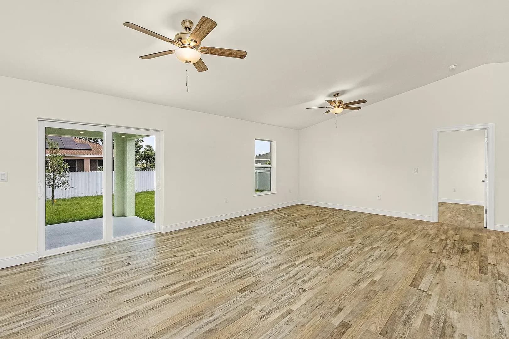 Cape Coral House: 2301 NE 8th Pl