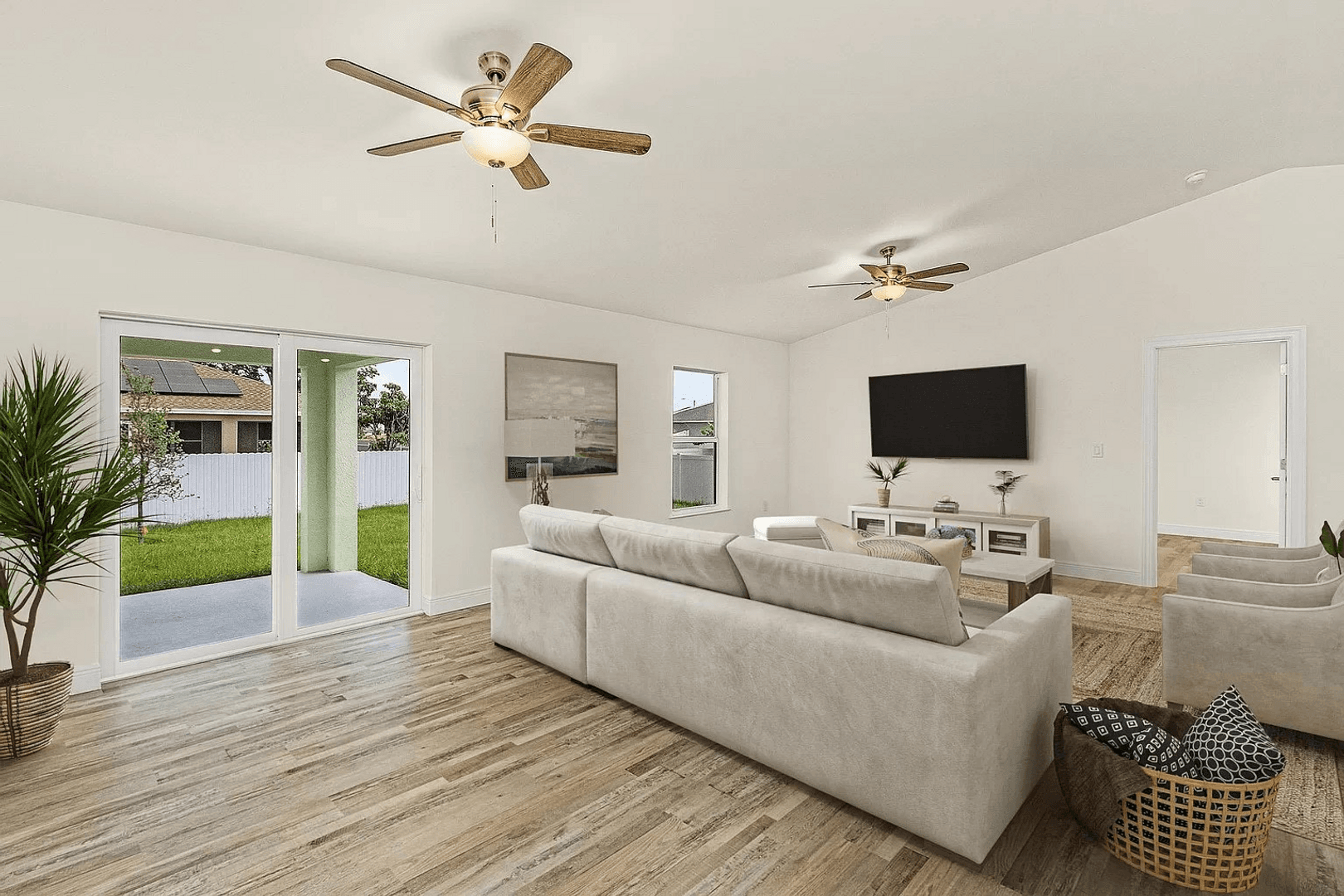 Cape Coral House: 2301 NE 8th Pl
