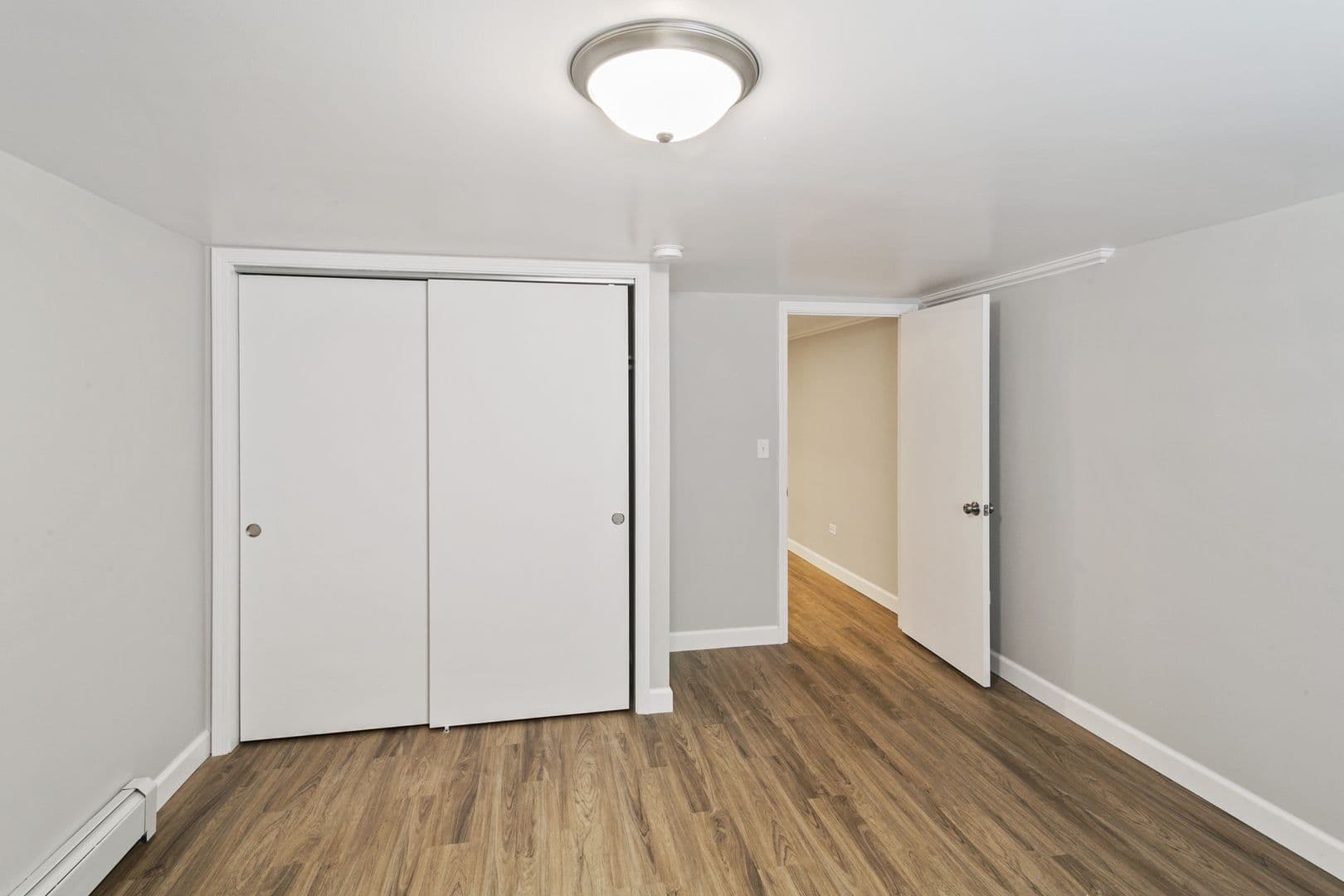 Libertyville Apartment: 119 Rockland Rd