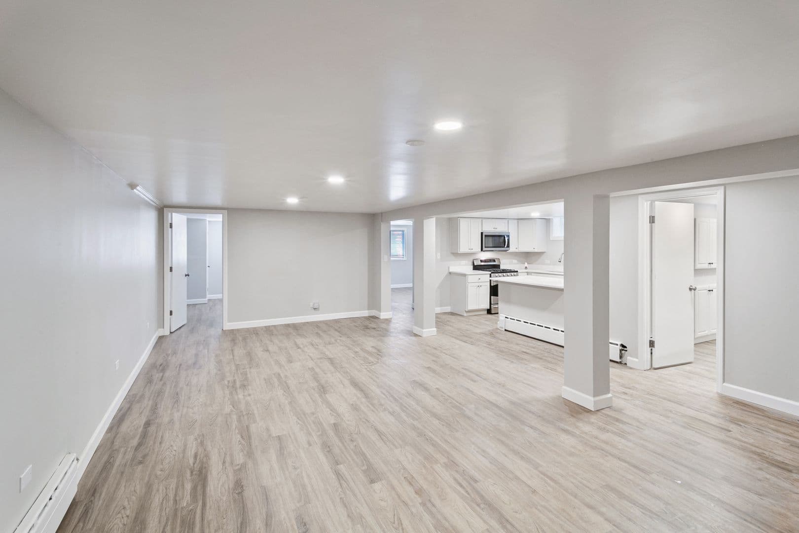 Libertyville Apartment: 119 Rockland Rd