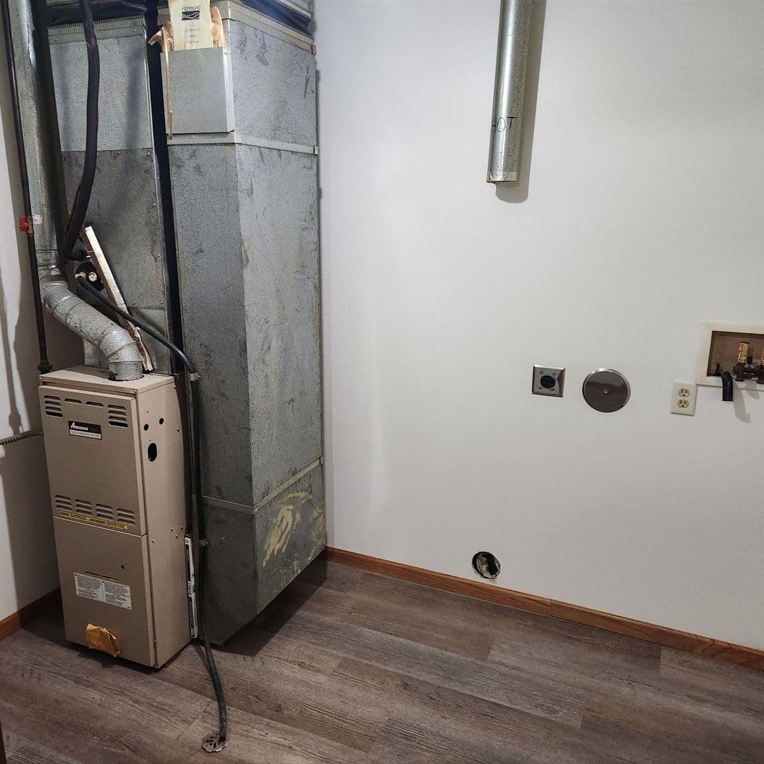 Eau Claire Apartment: 2034 Mittlestadt Ln