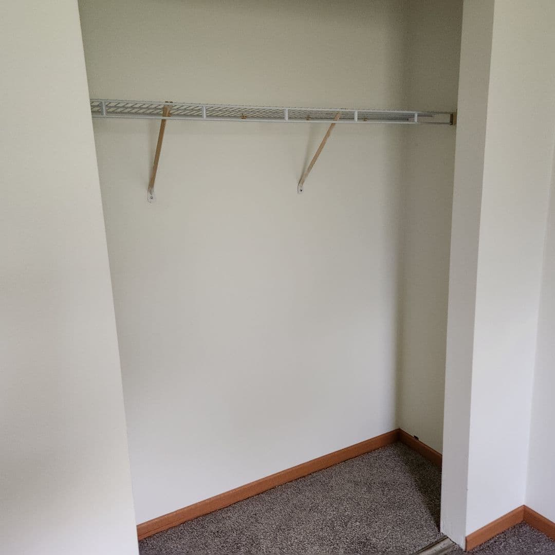 Eau Claire Apartment: 2034 Mittlestadt Ln
