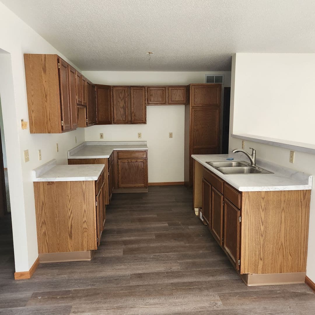 Eau Claire Apartment: 2034 Mittlestadt Ln