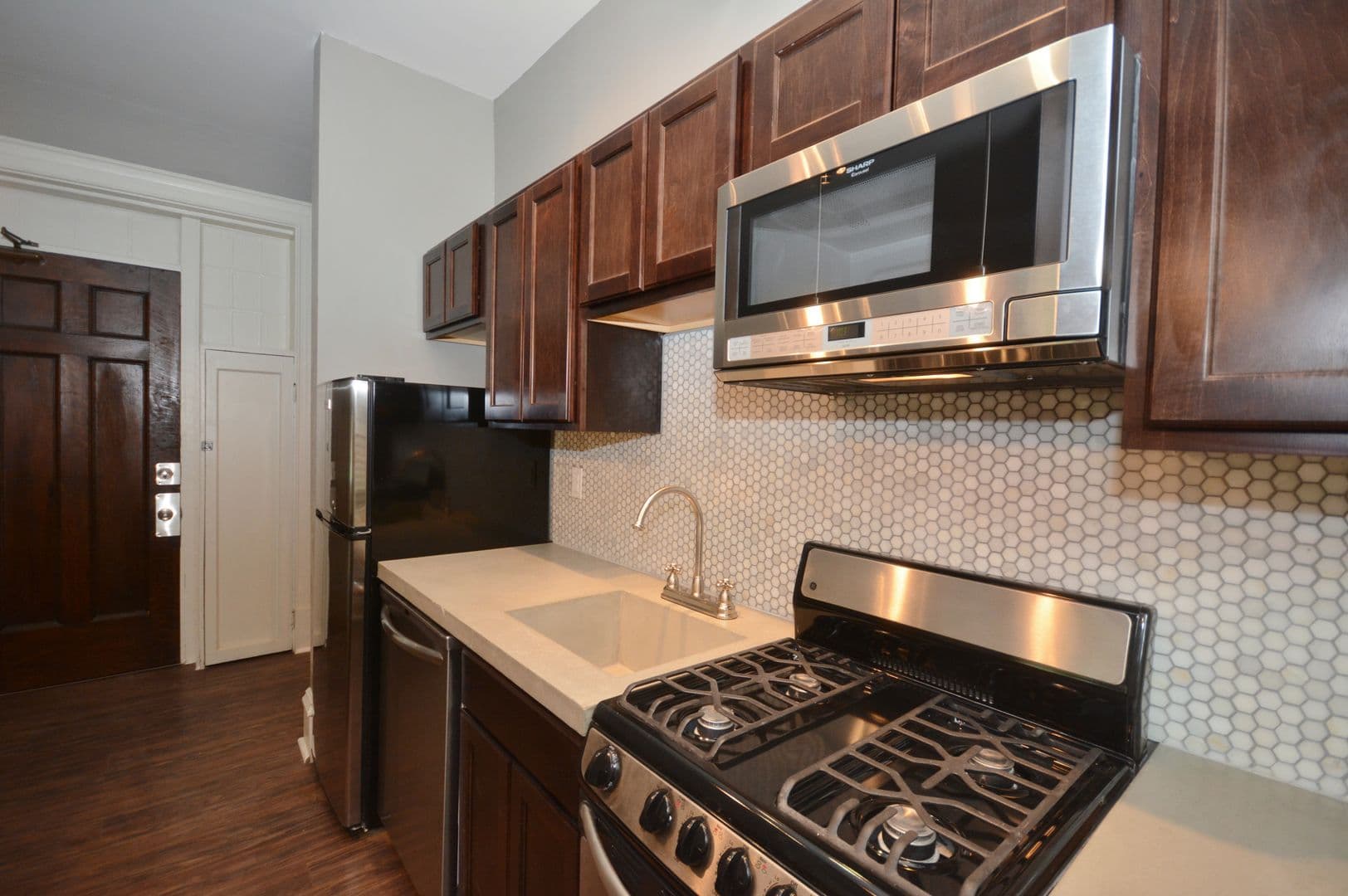 Pittsburgh Apartment: 302 S. Negley Ave.