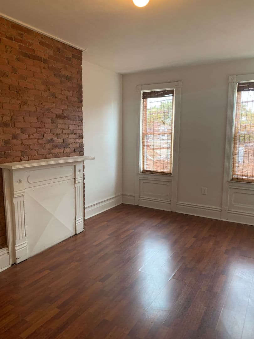 Pittsburgh Apartment: 3950-3952 Woolslayer Way