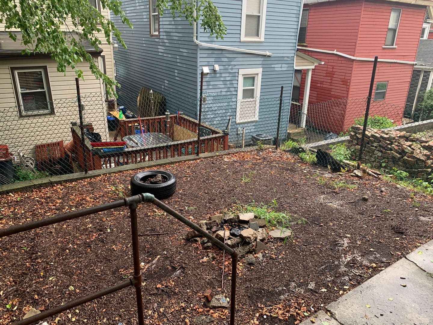 Pittsburgh House: 230 Robinson Street