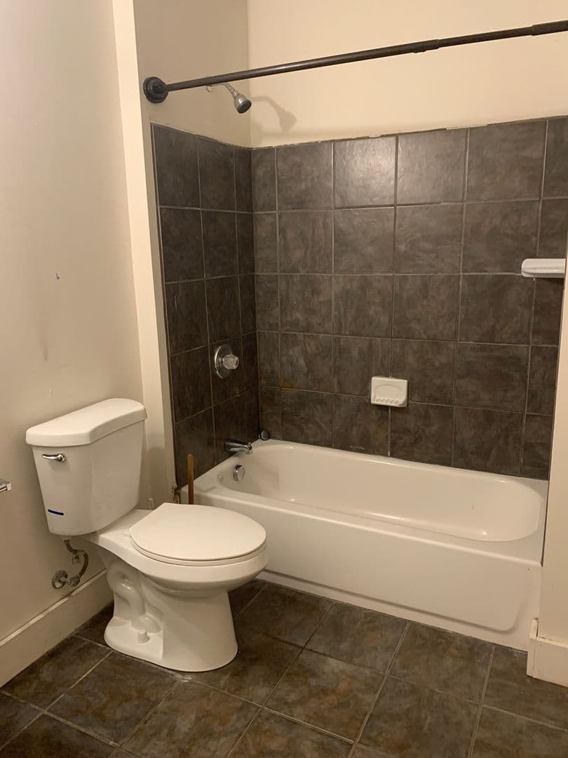 Pittsburgh Apartment: 3950-3952 Woolslayer Way