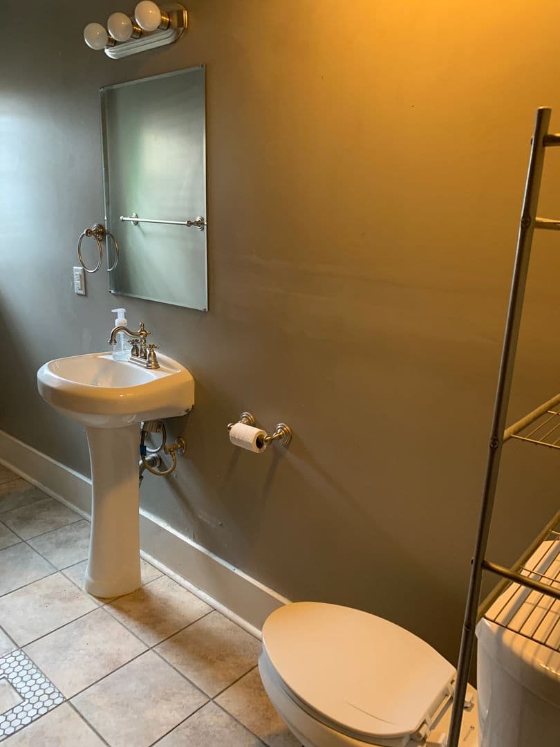 Pittsburgh Apartment: 302 S. Negley Ave.