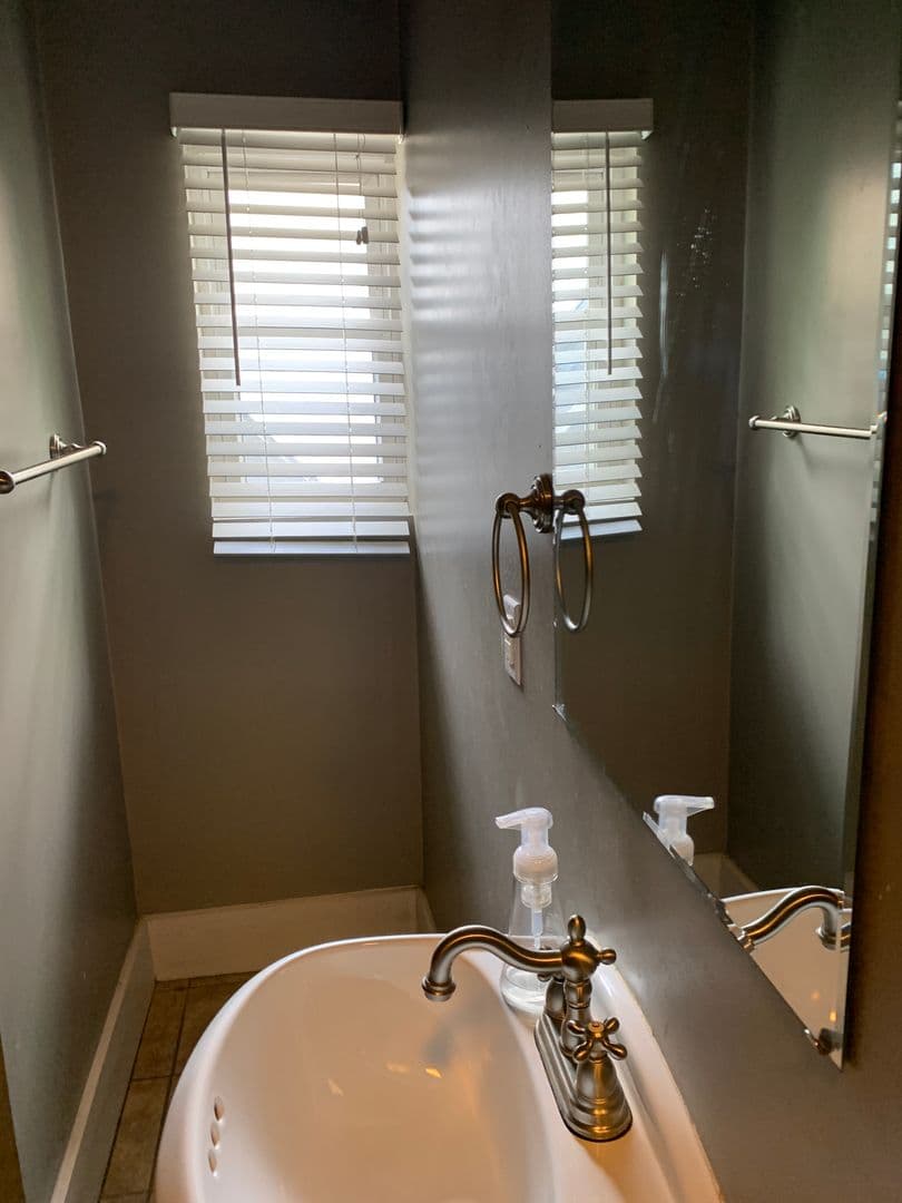 Pittsburgh Apartment: 302 S. Negley Ave.