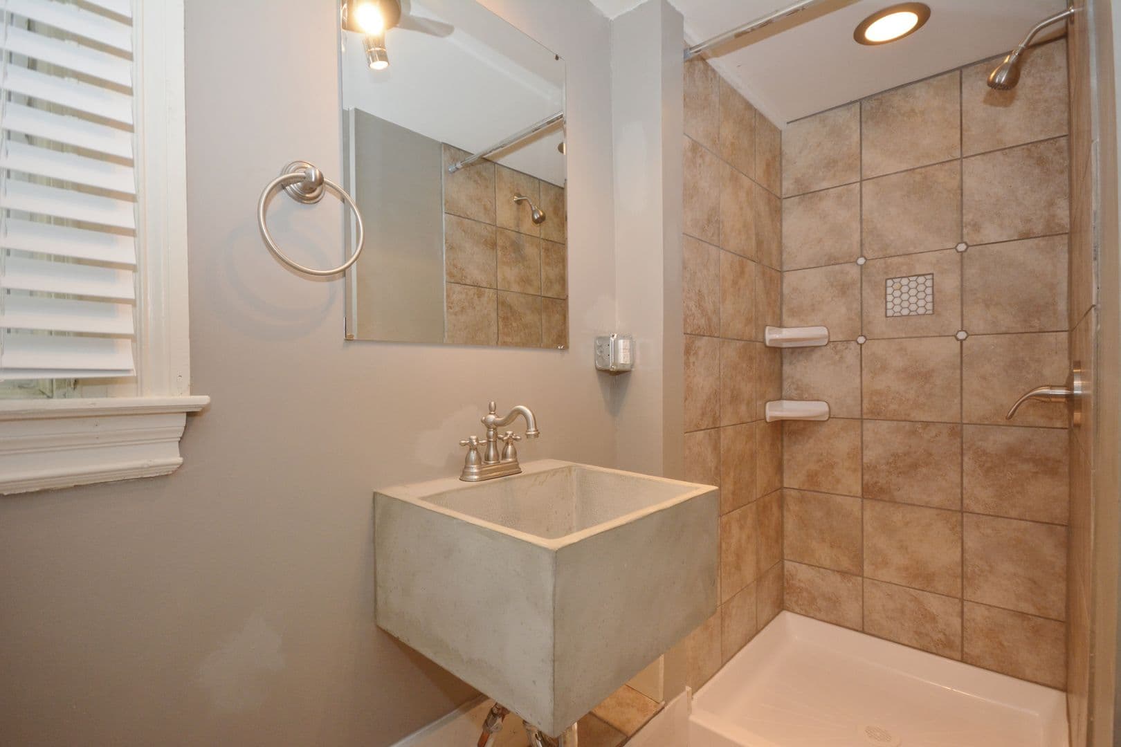 Pittsburgh Apartment: 302 S. Negley Ave.
