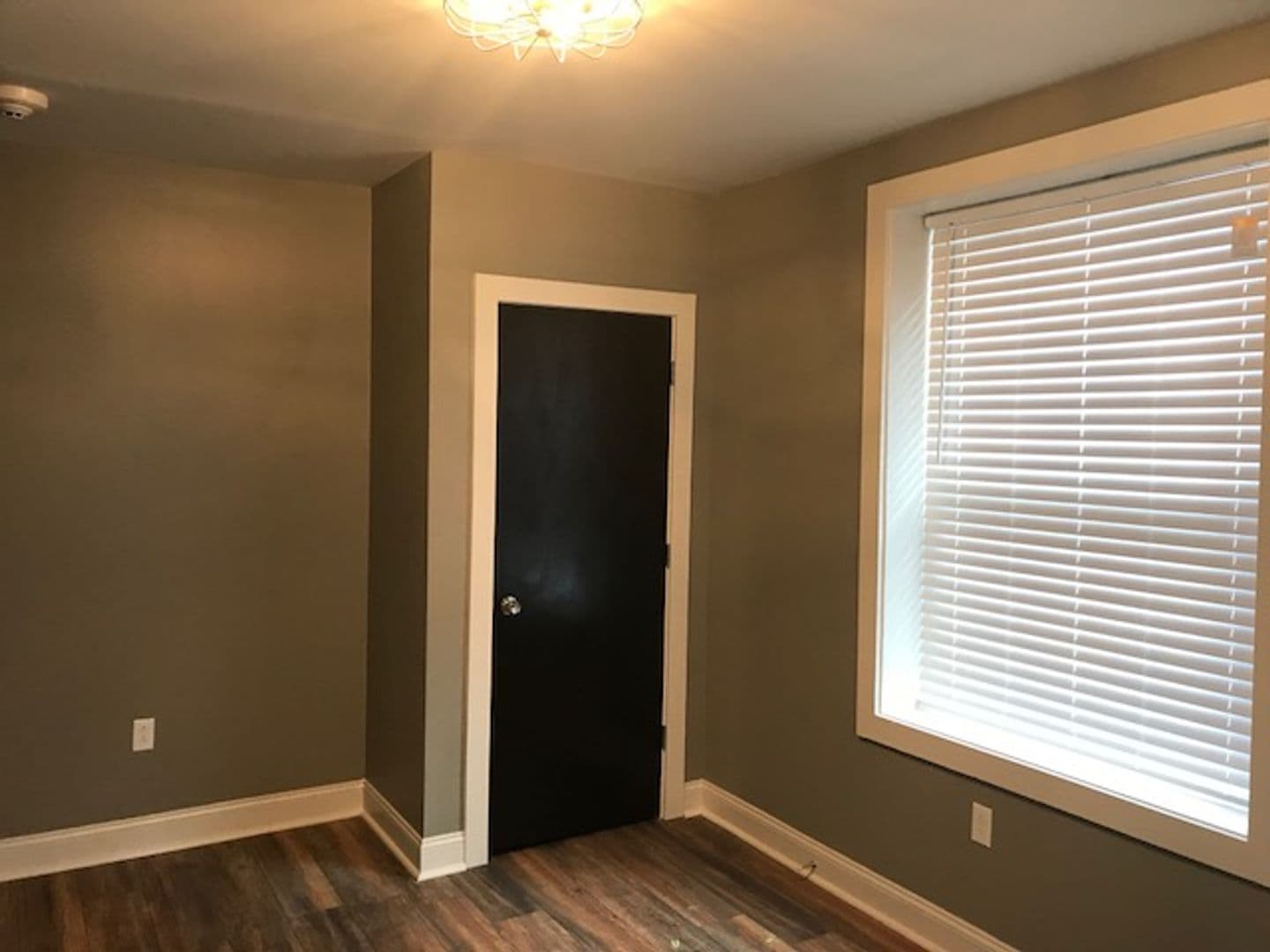Pittsburgh Apartment: 5825 E. Liberty Blvd.