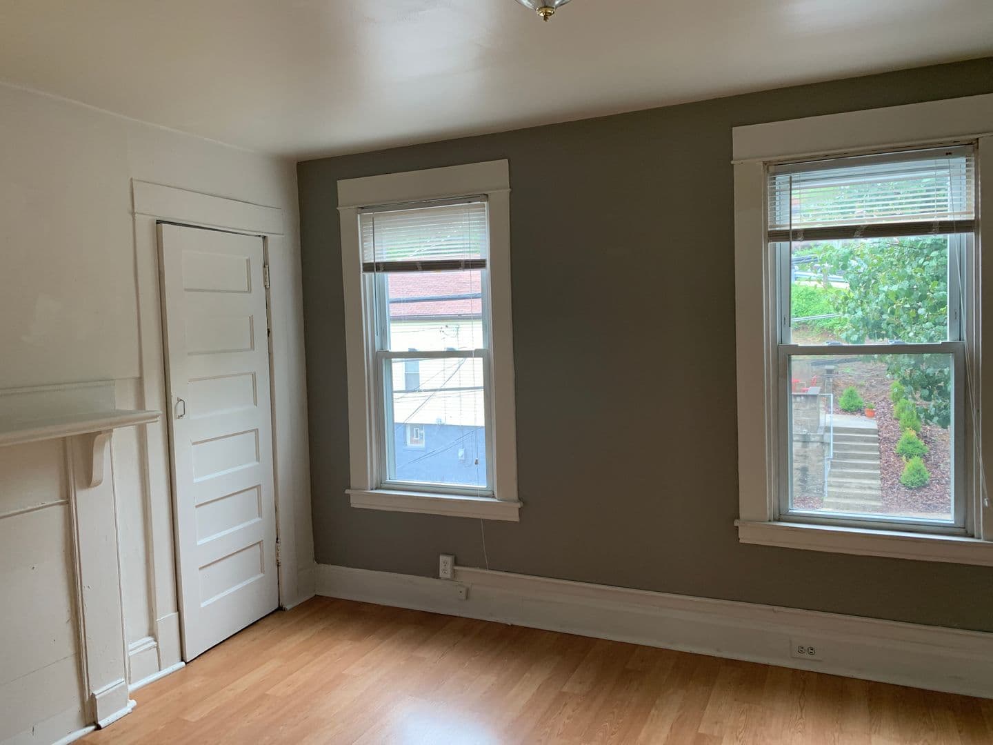 Pittsburgh House: 230 Robinson Street