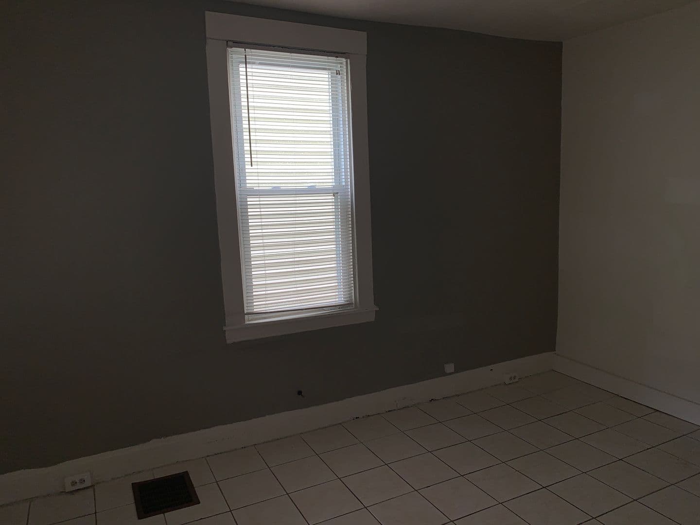 Pittsburgh House: 230 Robinson Street