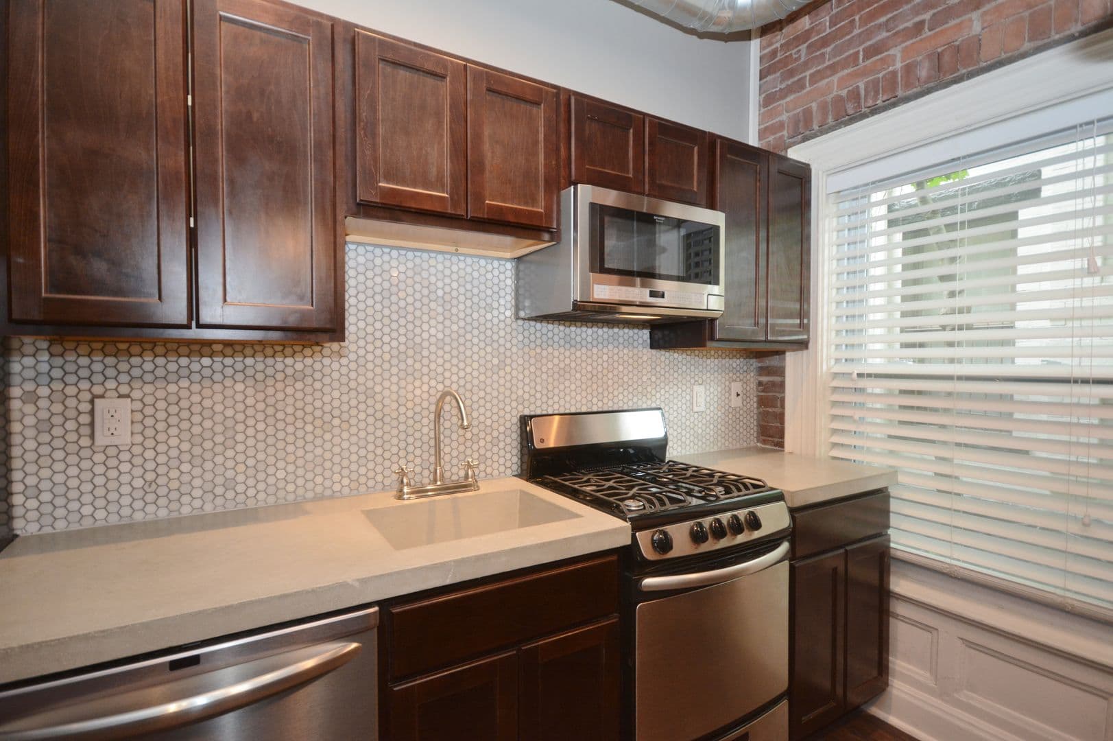 Pittsburgh Apartment: 302 S. Negley Ave.