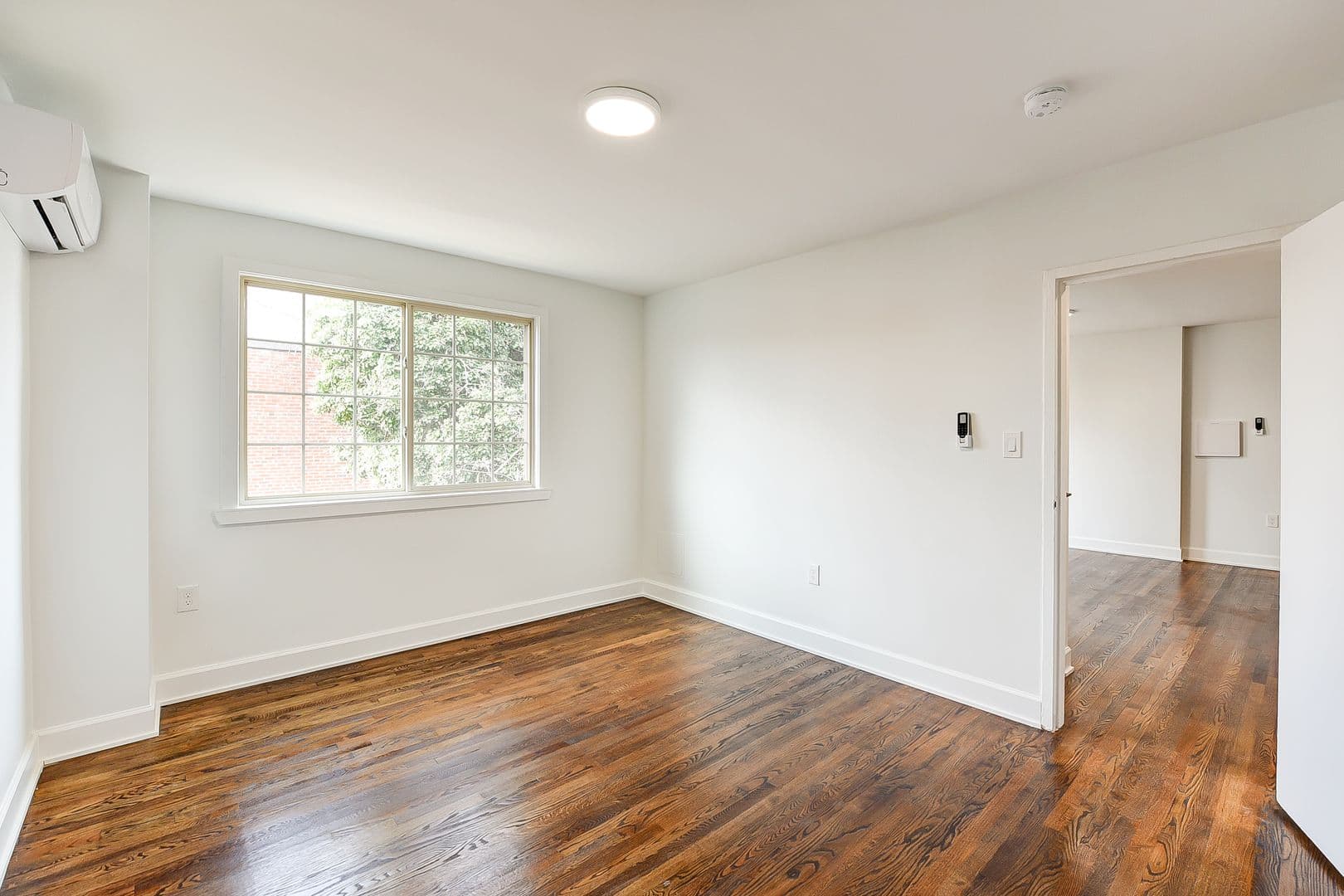 Washington Apartment: 1363 Peabody St NW