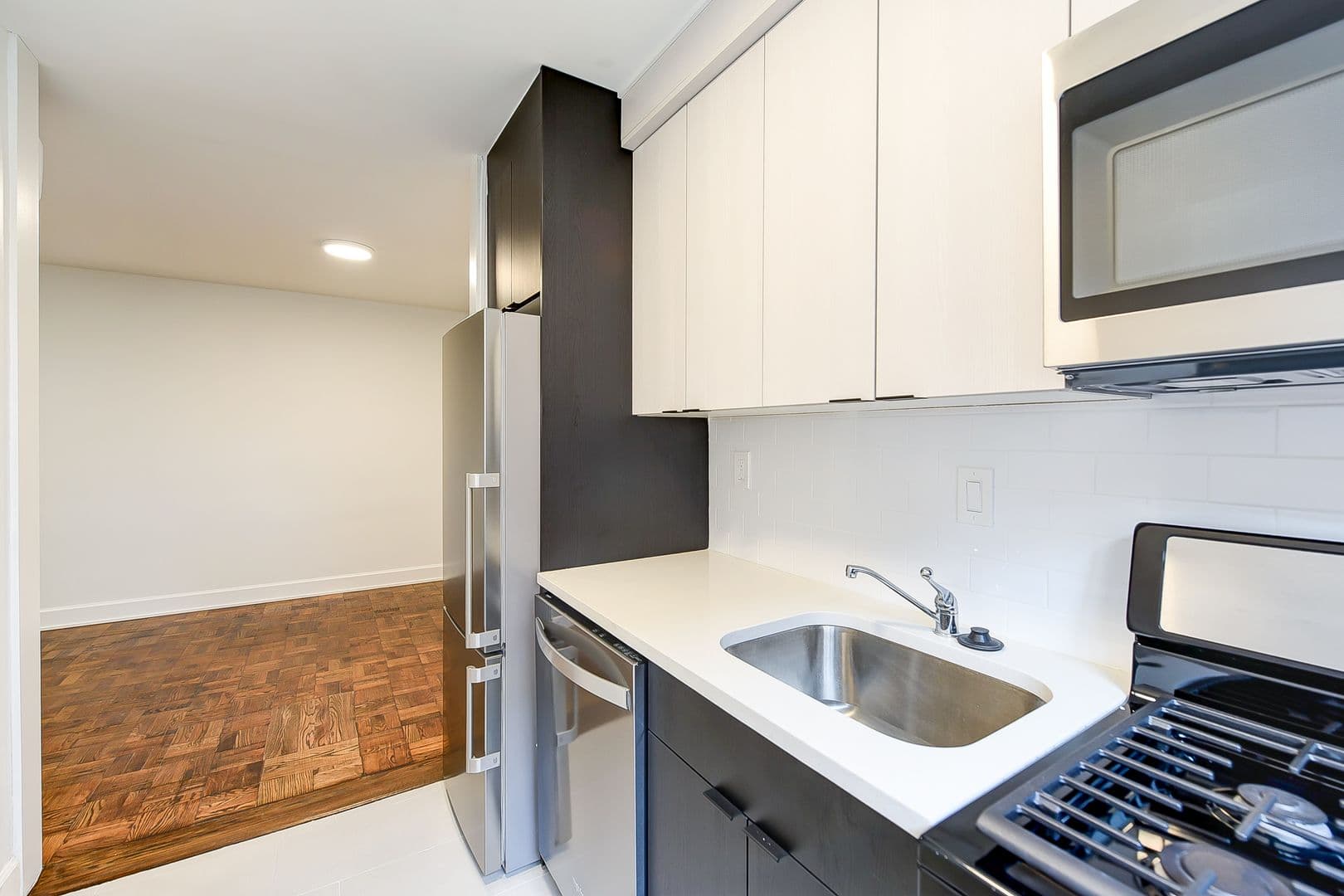 Washington Apartment: 1363 Peabody St NW