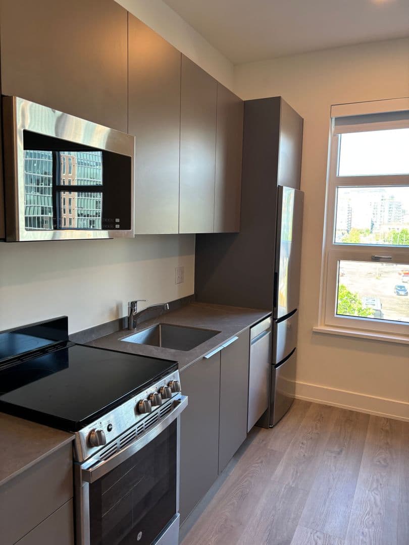 Washington Apartment: 1324 N Capitol St NW