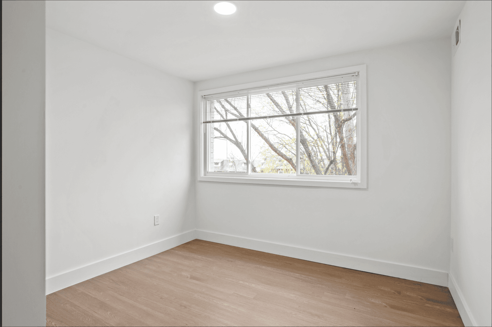 Washington Apartment: 5601 13th St NW