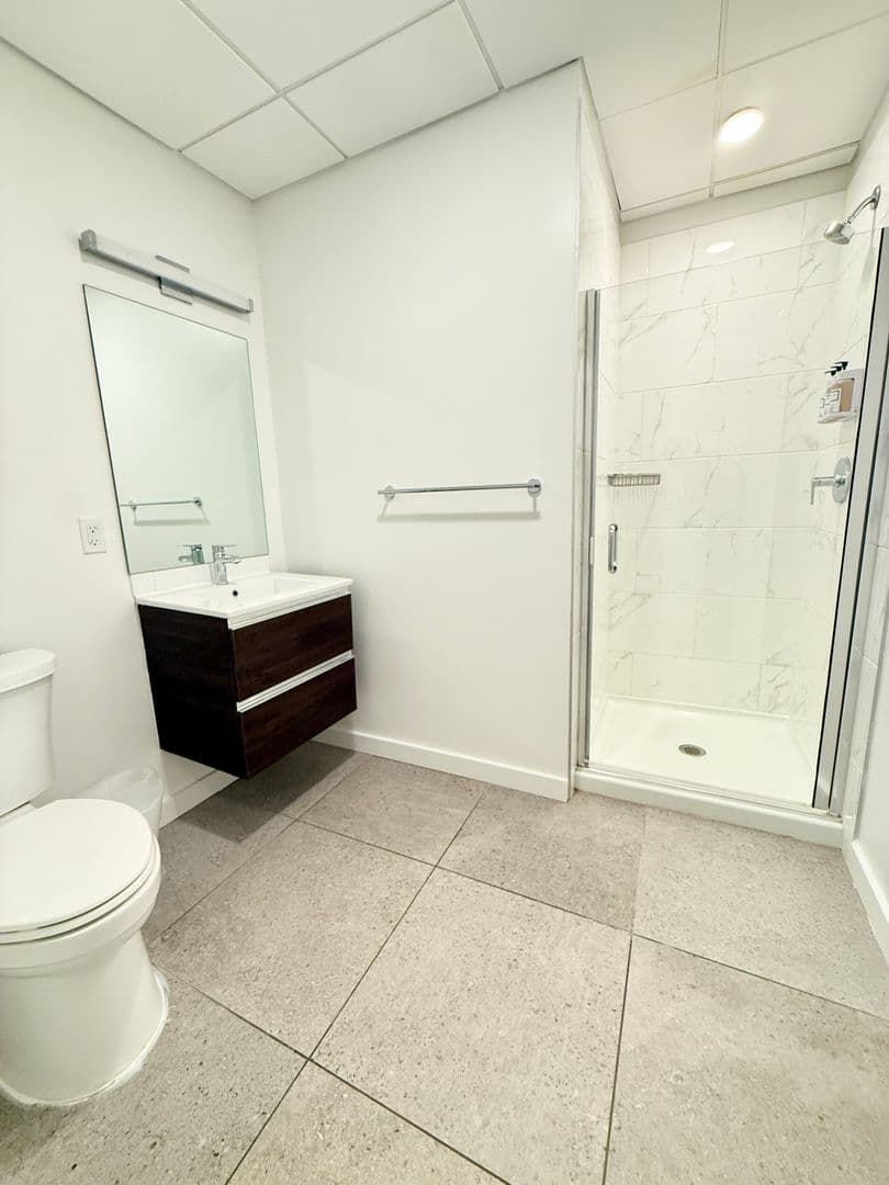 Washington Apartment: 1324 N Capitol St NW
