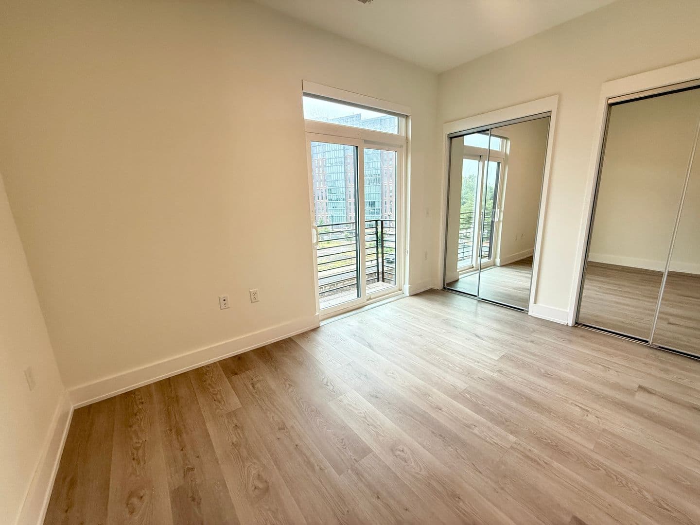 Washington Apartment: 1324 N Capitol St NW
