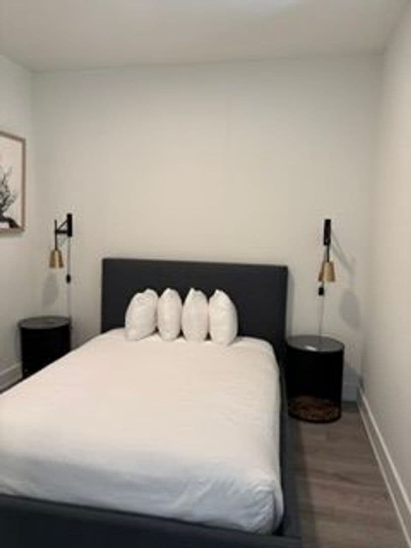 Washington Apartment: 1324 N Capitol St NW
