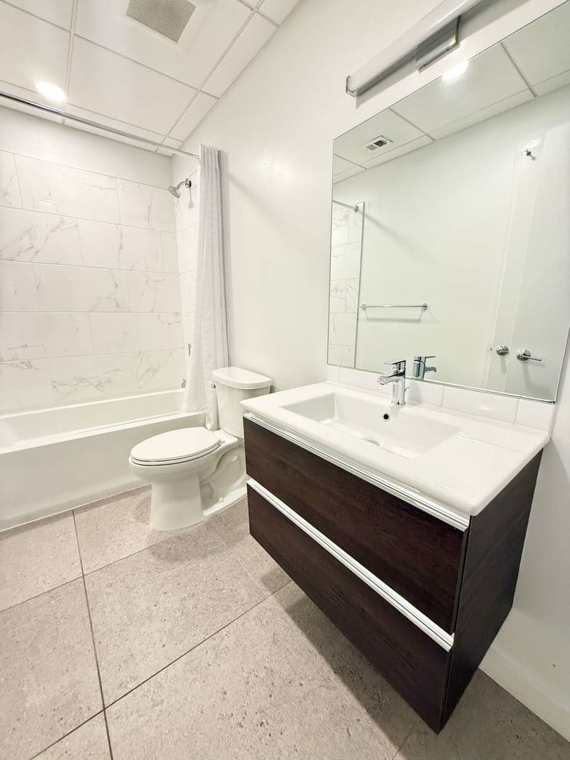 Washington Apartment: 1324 N Capitol St NW