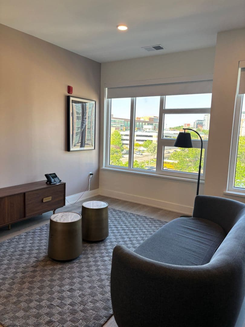 Washington Apartment: 1324 N Capitol St NW