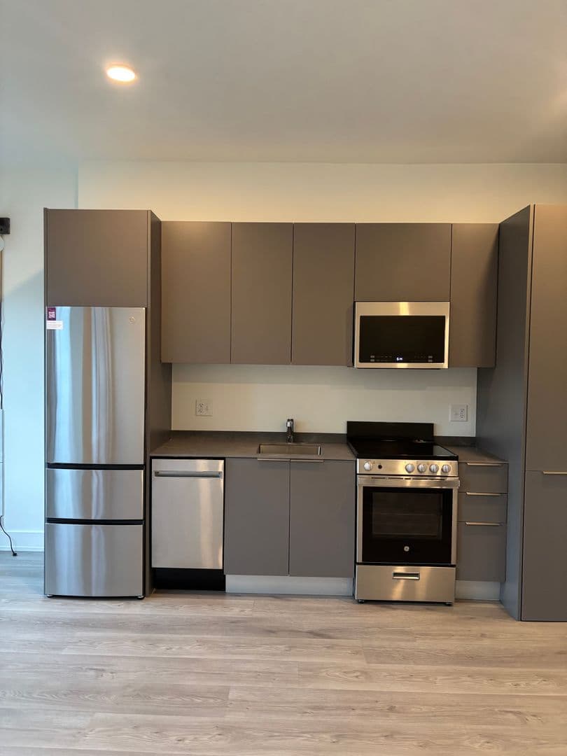 Washington Apartment: 1324 N Capitol St NW