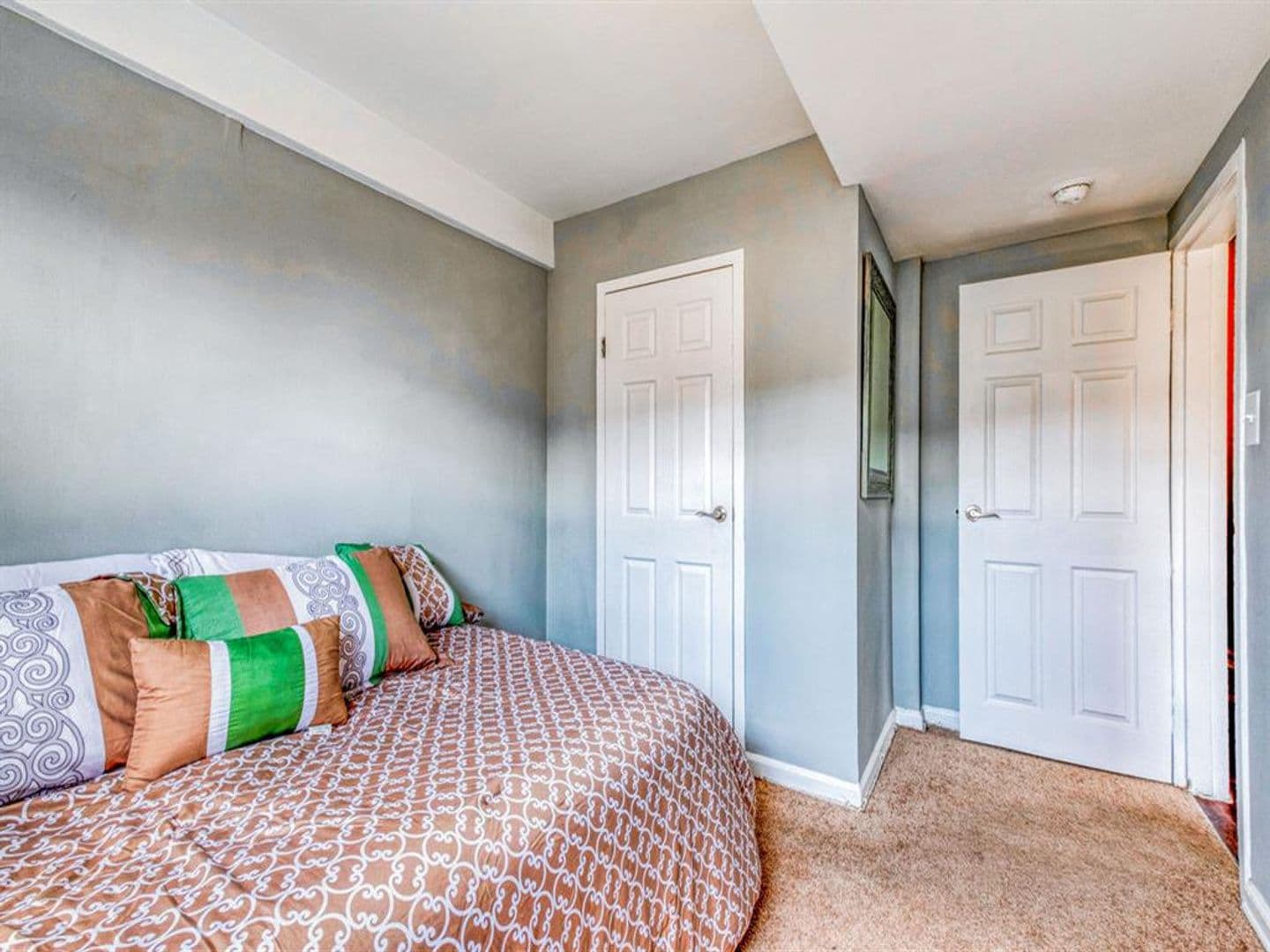 Washington Apartment: 5000 Hunt St NE, Washington, DC 20019