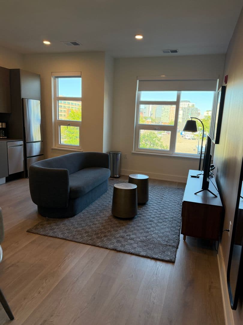 Washington Apartment: 1324 N Capitol St NW