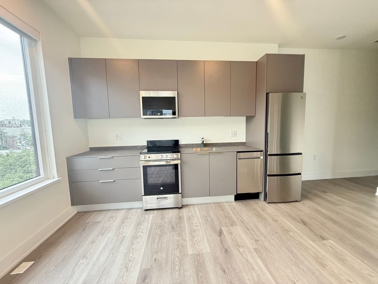 Washington Apartment: 1324 N Capitol St NW