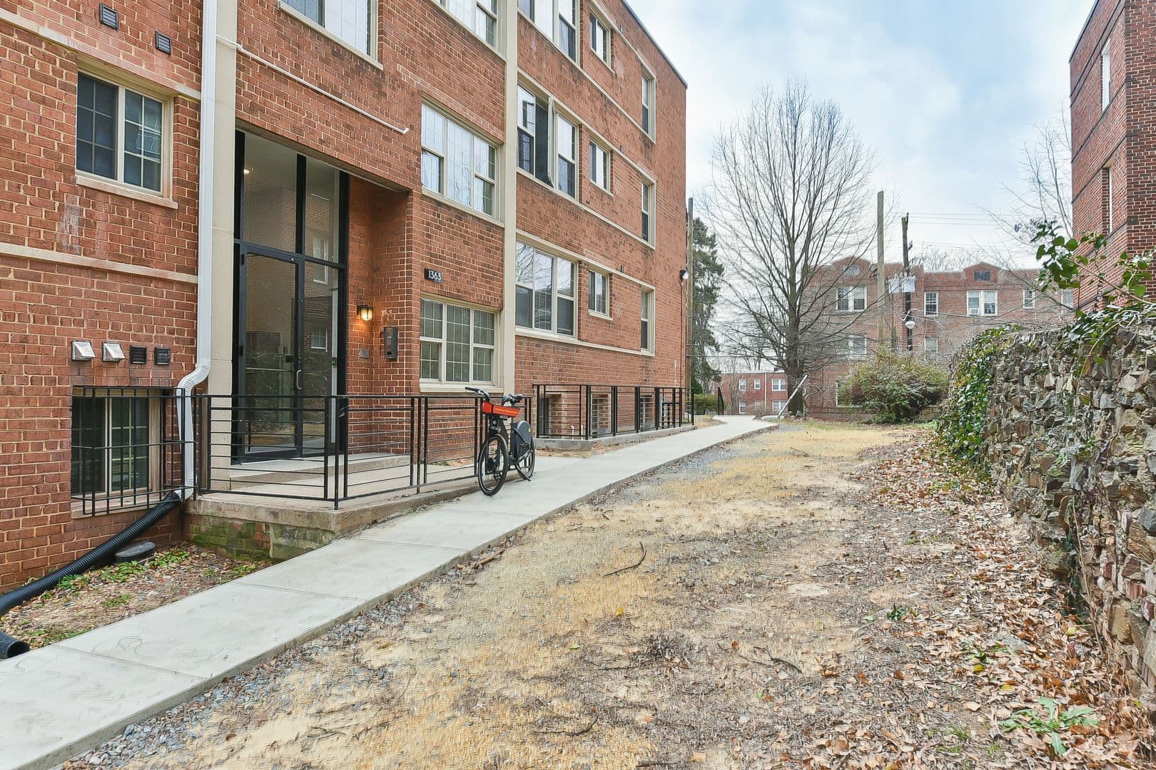 Washington Apartment: 1363 Peabody St NW