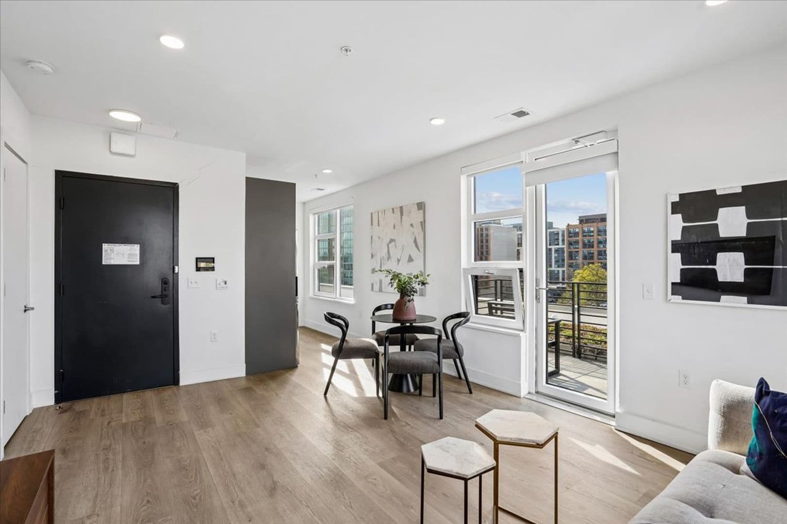 Washington Apartment: 1324 N Capitol St NW